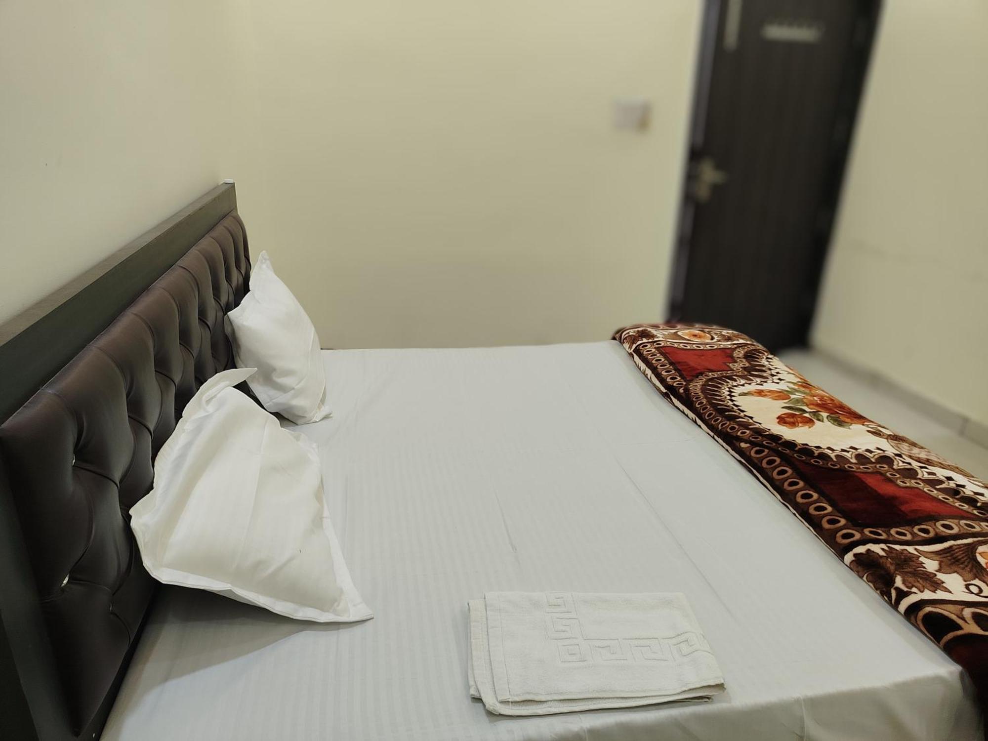 Hotel Dev International Khalilabad Ngoại thất bức ảnh