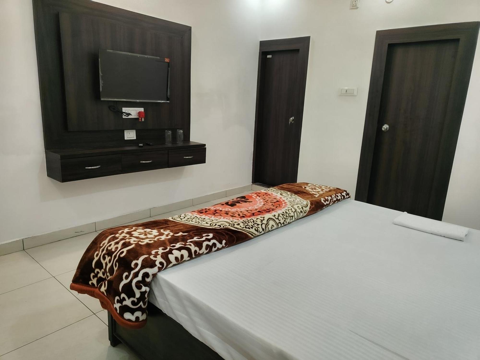 Hotel Dev International Khalilabad Ngoại thất bức ảnh