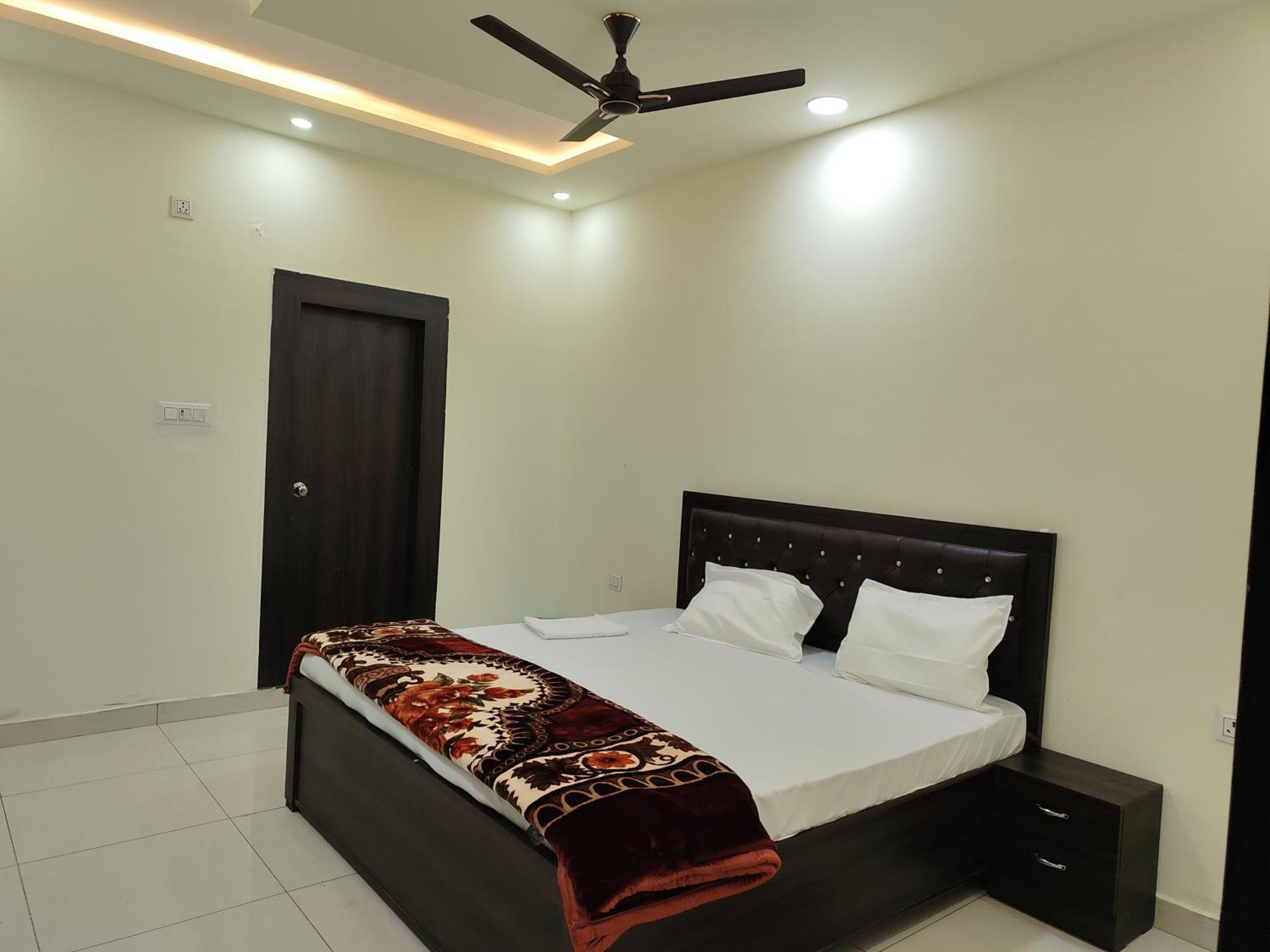 Hotel Dev International Khalilabad Ngoại thất bức ảnh